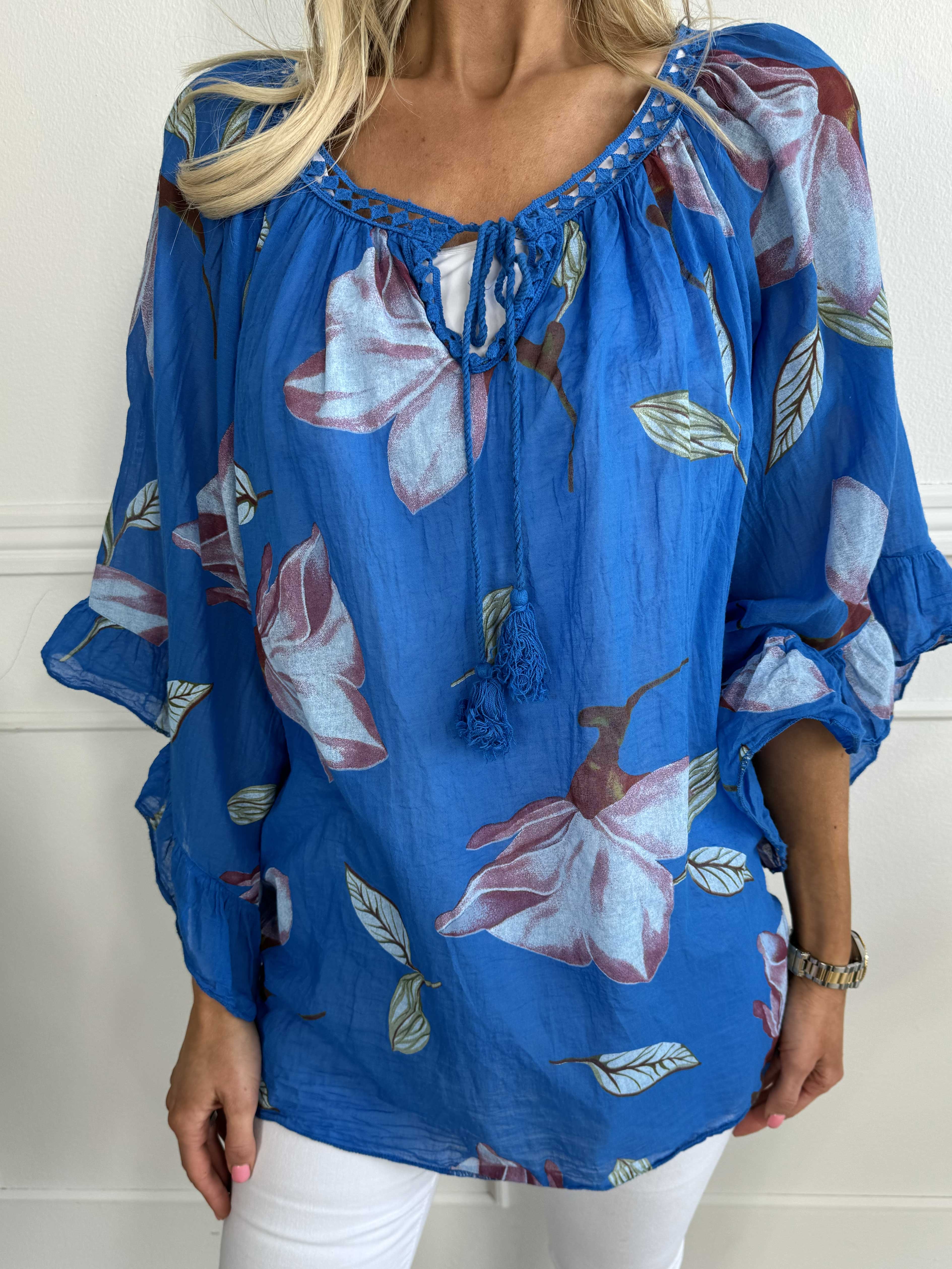 Marija flower - Söt blommig tunika med vackra ärmar